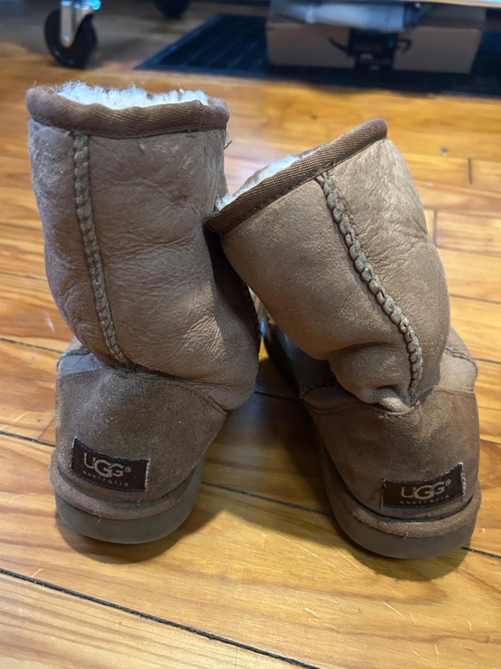 UGG womens Chestnut Sheepskin Short Boots